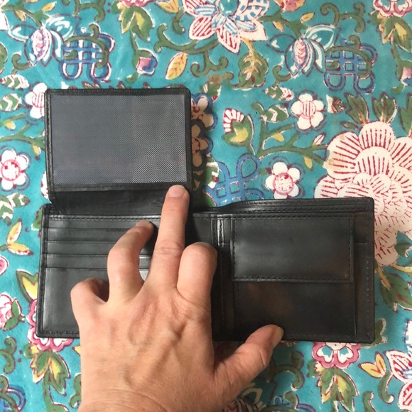 FATHER’S DAY GIFT!! 
Mens Black leather wallet - Picture 4 of 5